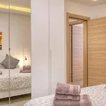 Daire Modern 2-bedroom Near The Sea *