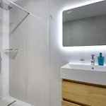 Modern 2-bedroom Near The Sea