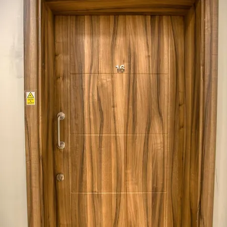 公寓 Modern 2-bedroom Near The Sea *