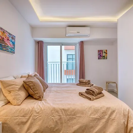 Modern 2-bedroom Near The Sea * خليج سانت بول
