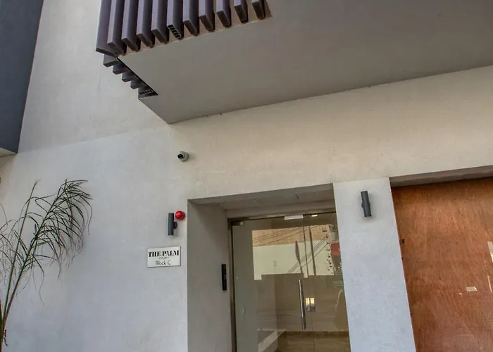 Modern 2-bedroom Near The Sea Апартаменты *