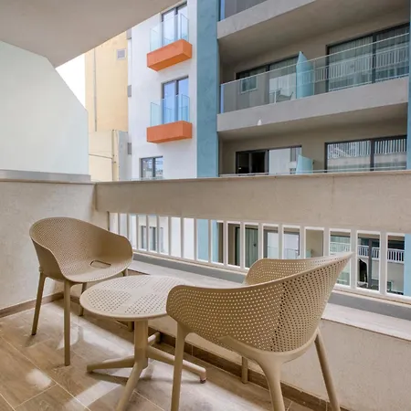 Modern 2-bedroom Near The Sea St. Paul's Bay