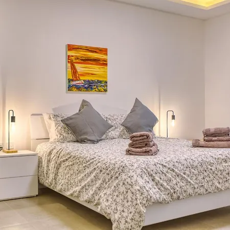 Modern 2-bedroom Near The Sea Apartmán *